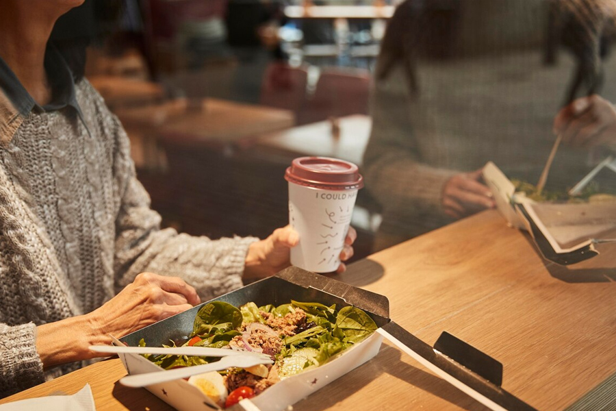 Kahvilan paperimukit